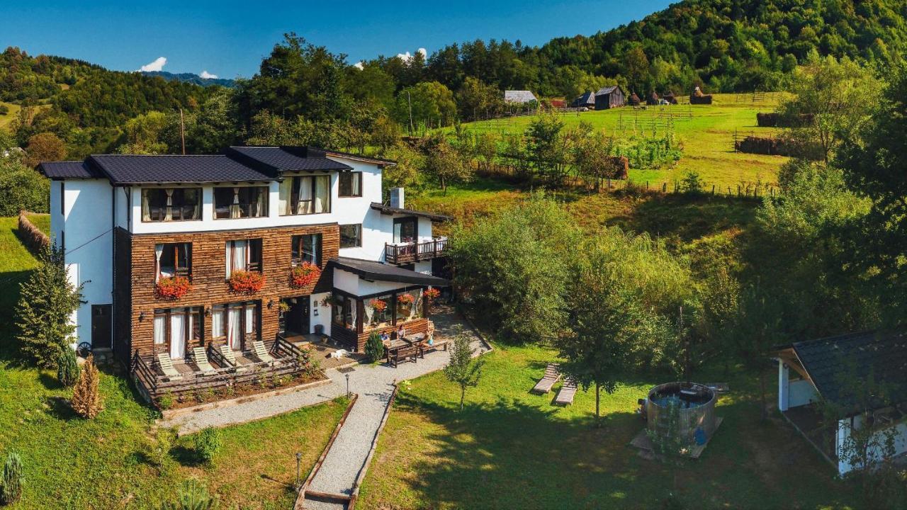 Talhaus Hotel Vişeu de Sus Eksteriør billede
