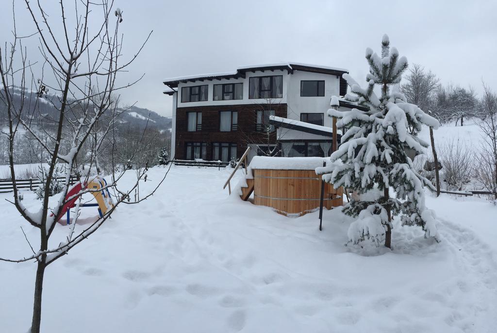 Talhaus Hotel Vişeu de Sus Eksteriør billede