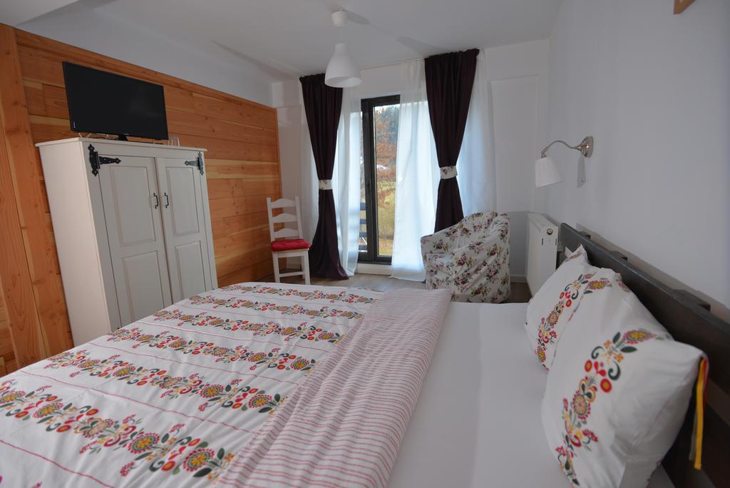 Talhaus Hotel Vişeu de Sus Eksteriør billede