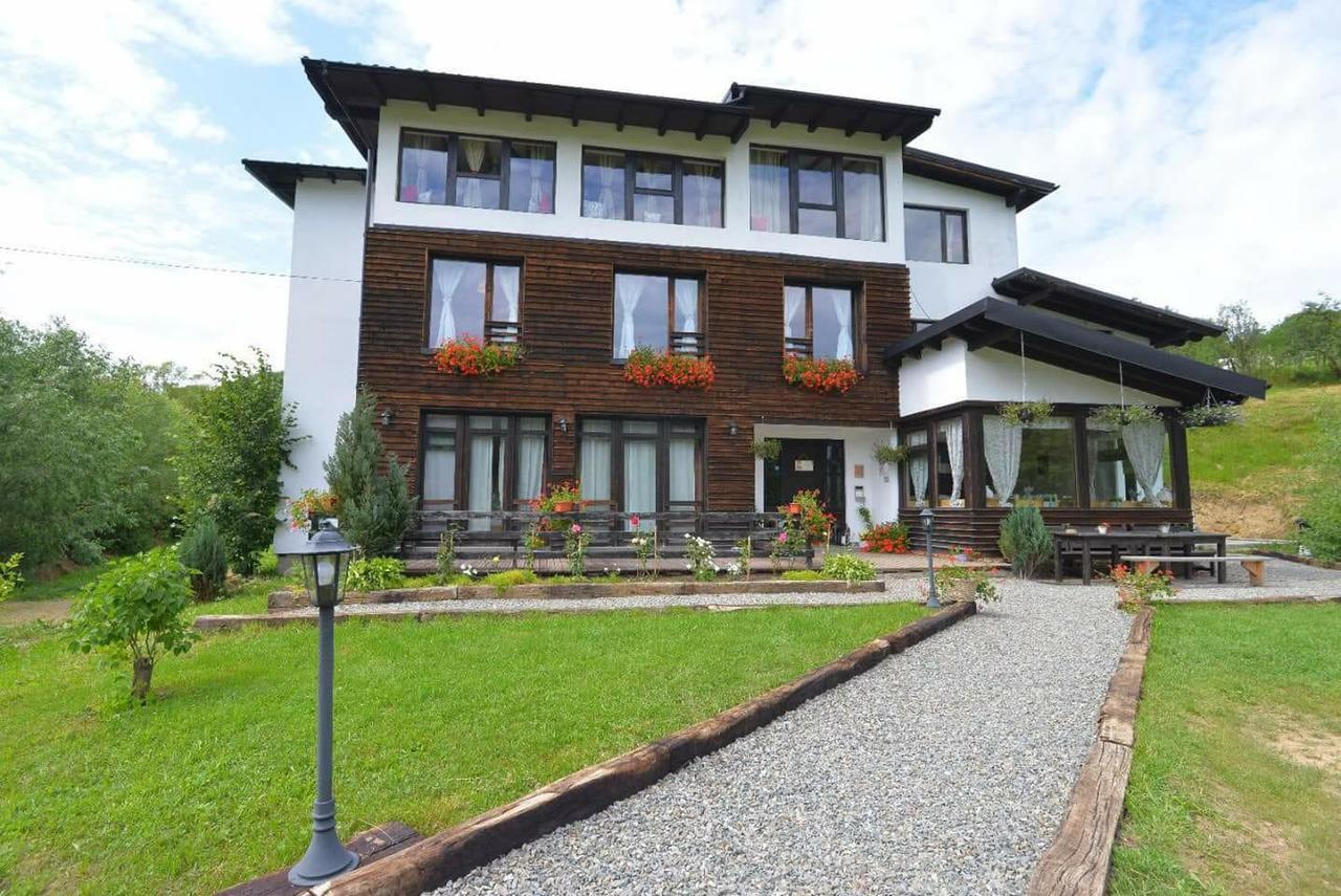 Talhaus Hotel Vişeu de Sus Eksteriør billede